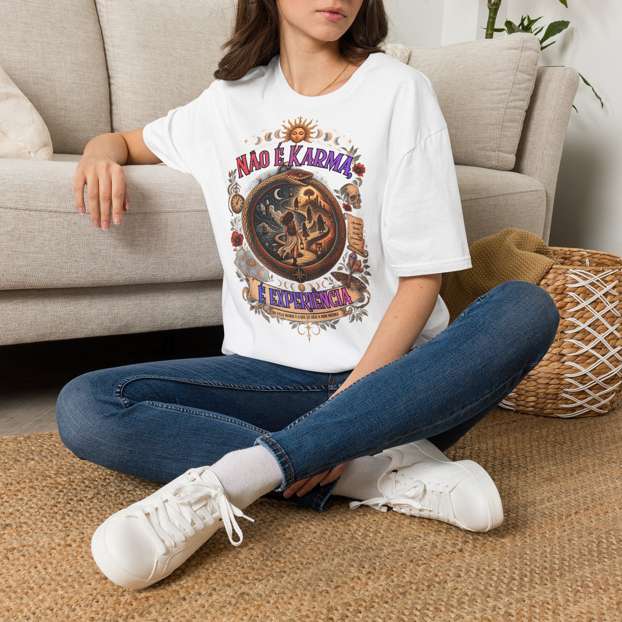 Nao é Karma T-Shirt — Retro Mystic Sun & Moon Astrology Graphic Tee