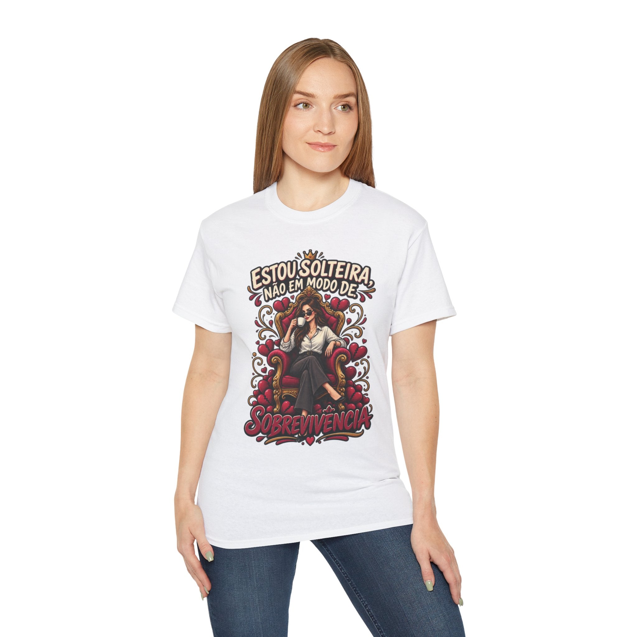 Estou Solteira Não Em Modo De Sobrevivência T-Shirt — Feminine Single Life Graphic Tee (Portuguese)