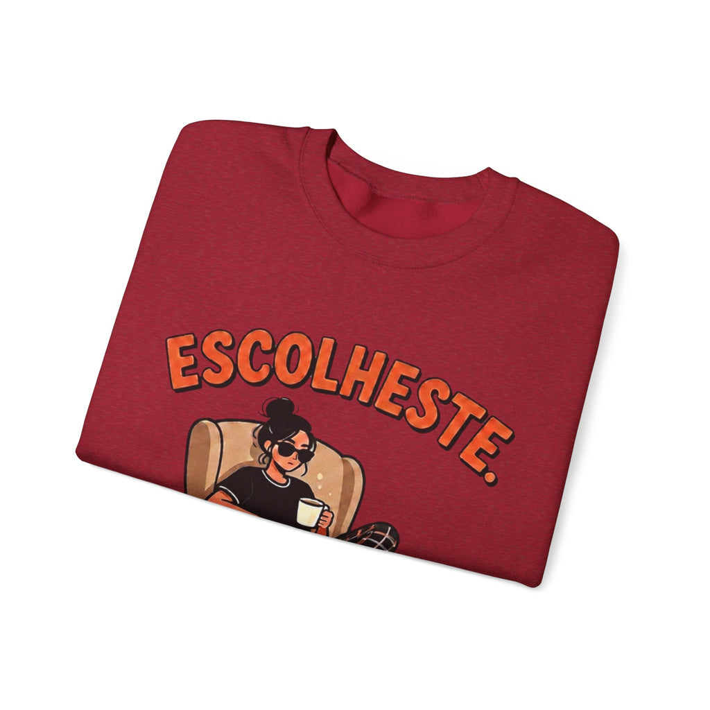 Crewneck Sweatshirt — "Escolheste, Agora Reclama à Vontade" Cozy Reading Lounge Pullover
