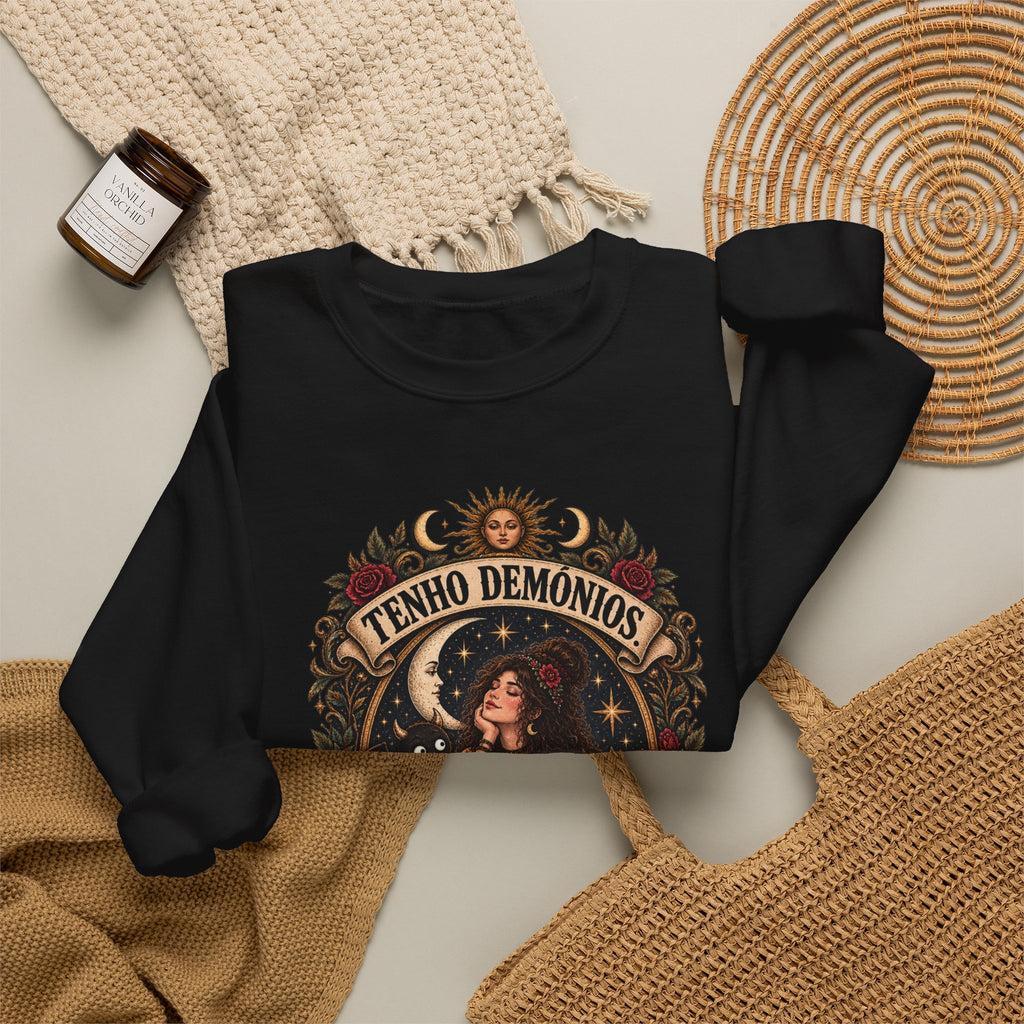Crewneck Sweatshirt — 'Tenho Demônios Mas Estão Em Terapia' Witchy Occult Graphic