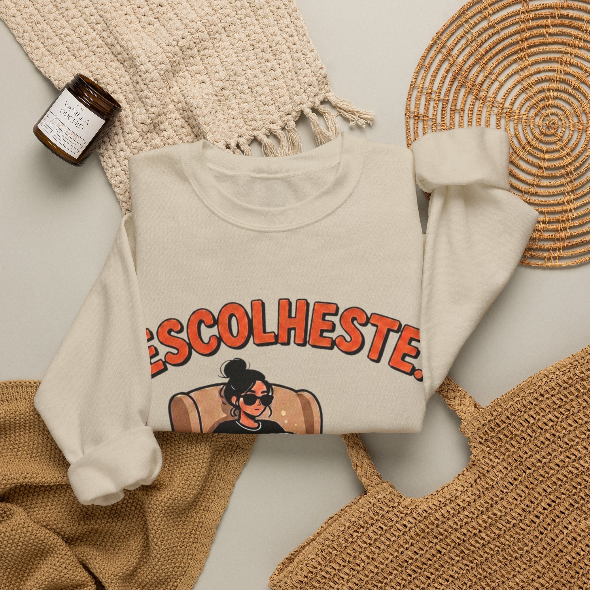 Crewneck Sweatshirt — "Escolheste, Agora Reclama à Vontade" Cozy Reading Lounge Pullover