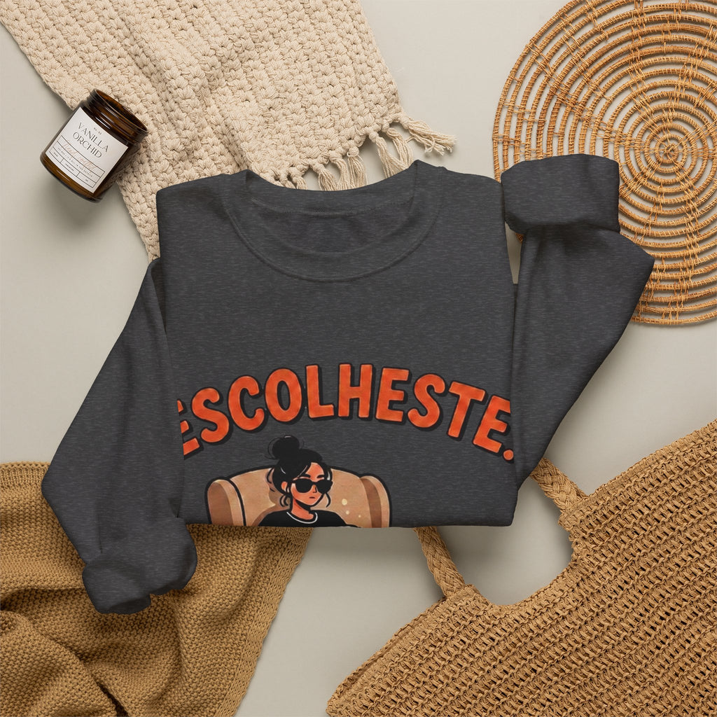 Crewneck Sweatshirt — "Escolheste, Agora Reclama à Vontade" Cozy Reading Lounge Pullover