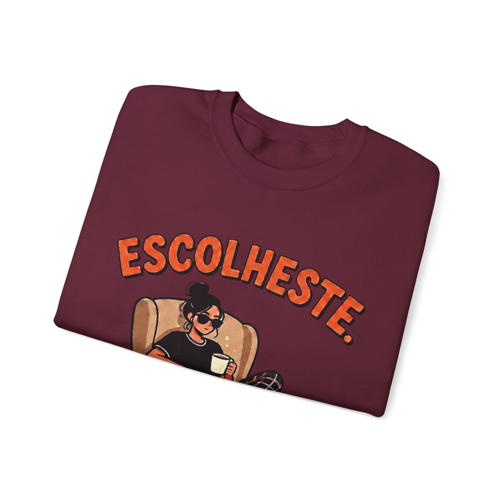 Crewneck Sweatshirt — "Escolheste, Agora Reclama à Vontade" Cozy Reading Lounge Pullover