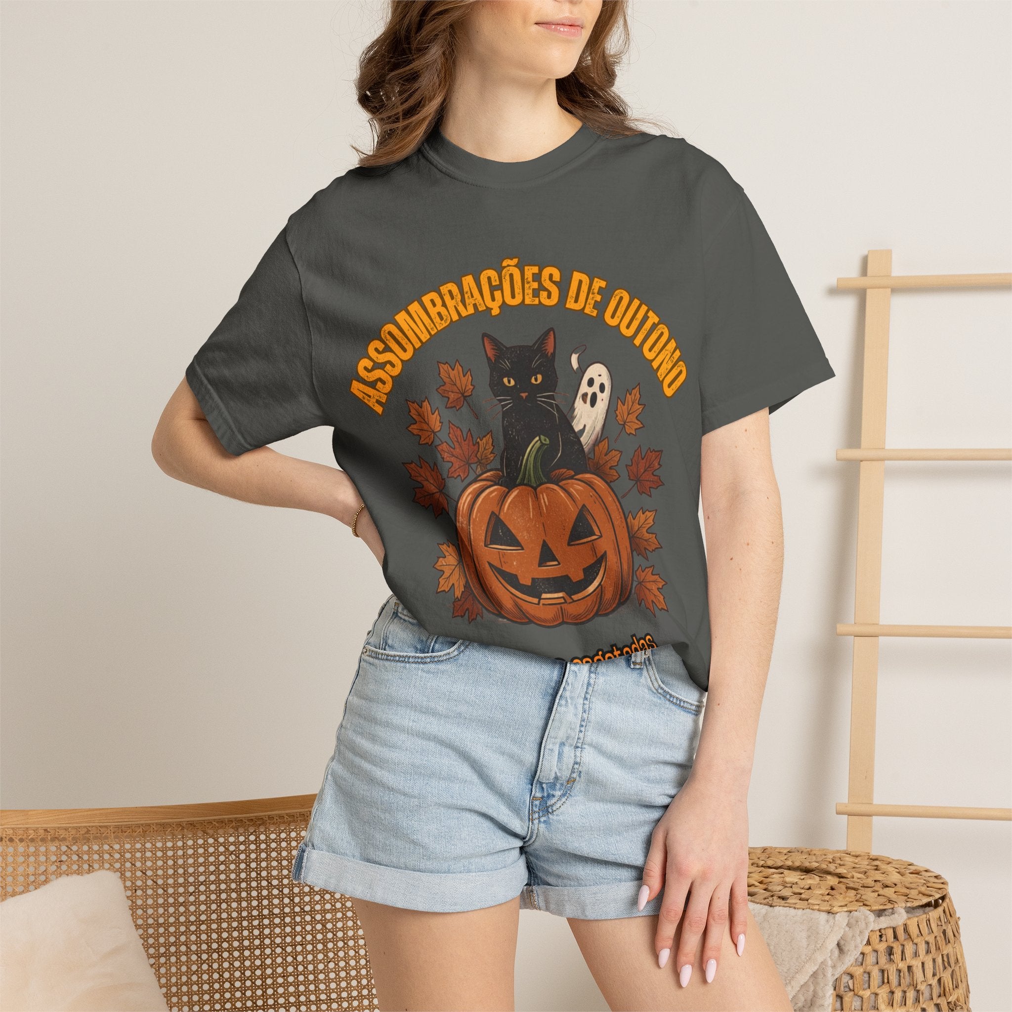 Halloween Pumpkin Cat T-Shirt — "Assombrações de Outono" Autumn Vibes