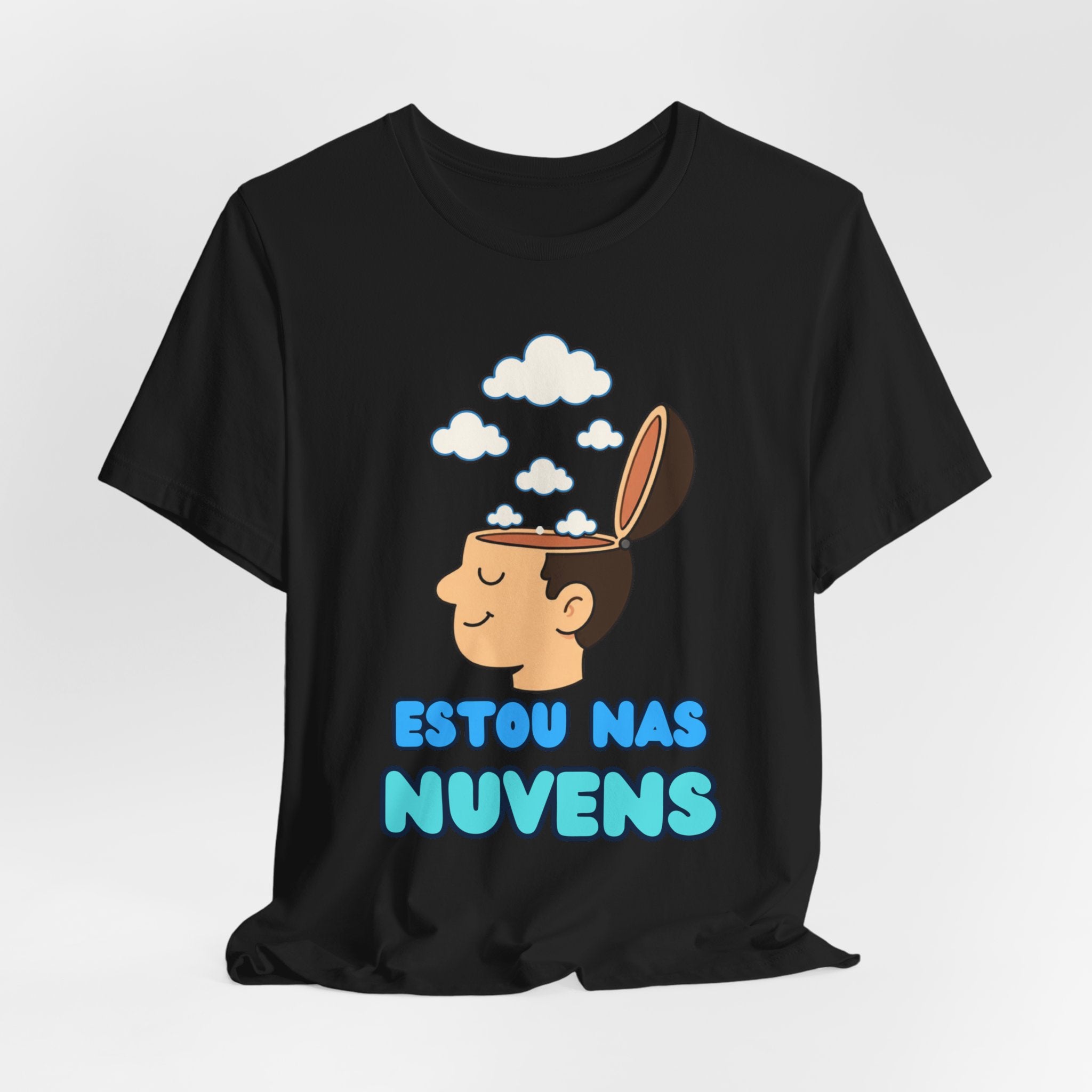 T-Shirt — 'Estou nas Nuvens' Cute Cloud Head Graphic